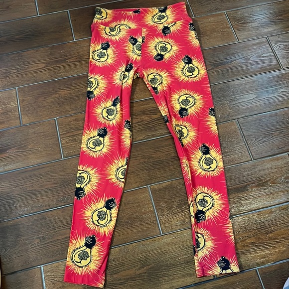 LulaRoe Light Bulb Leggings Red & Yallow - Picture 3 of 12